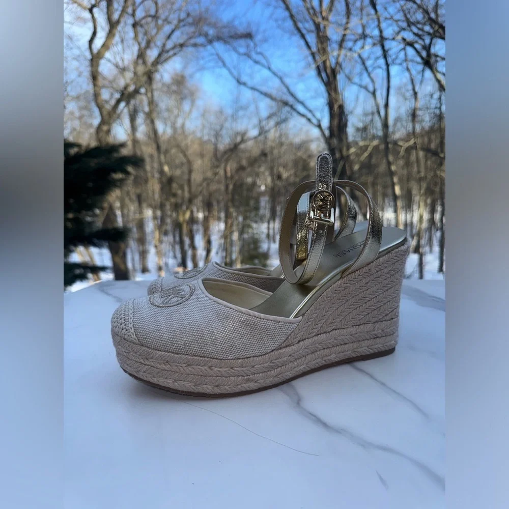 Michael Kors Larissa Logo Espadrille Wedge Sandals Cream Gold Size 9.5